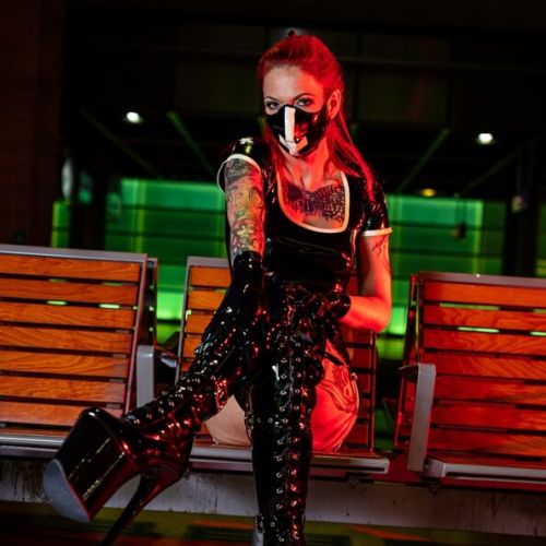 Galeriebild 3 von Schwester Vegas