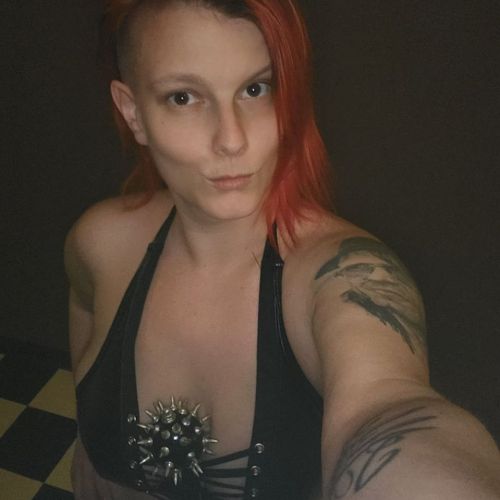 Galeriebild 23 von Ella Bizarr