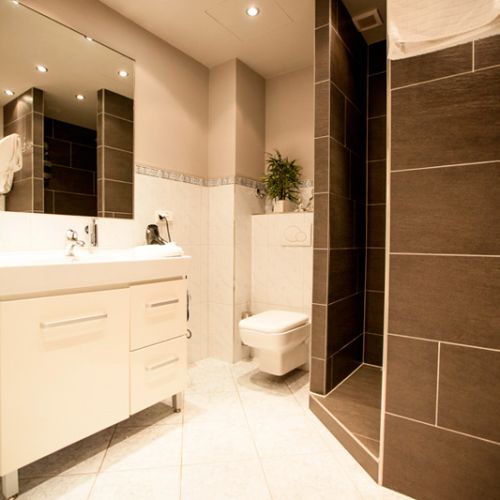 Galeriebild 3 von House Of Bizarre Dreams